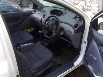2002 Toyota Vitz Pictures