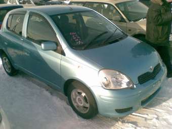 2002 Toyota Vitz Photos