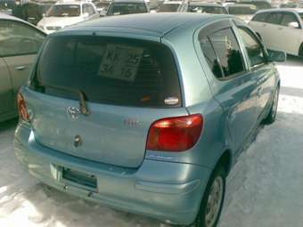 2002 Toyota Vitz Photos