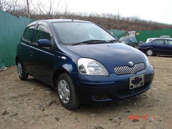 2002 Toyota Vitz Photos