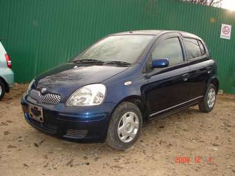2002 Toyota Vitz Photos