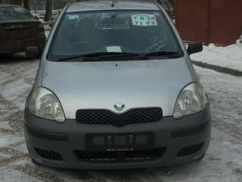 2002 Toyota Vitz Photos