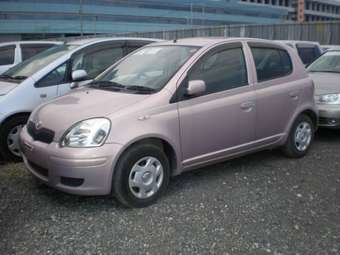 2002 Toyota Vitz Pics