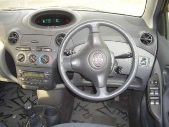 2002 Toyota Vitz Pictures