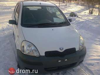 2002 Toyota Vitz Photos