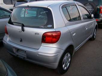 2002 Toyota Vitz Pics