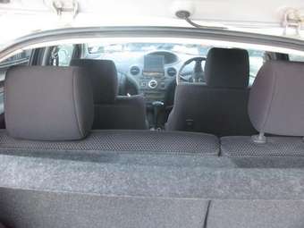 2002 Toyota Vitz Pictures