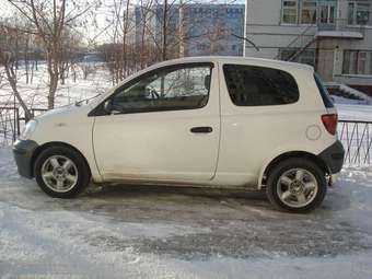 2002 Toyota Vitz Pics