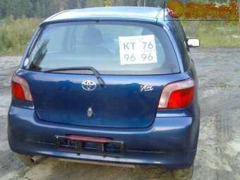 2002 Toyota Vitz Photos