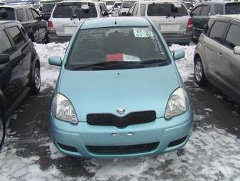 2002 Toyota Vitz Photos