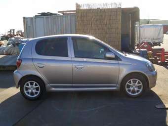 2002 Toyota Vitz Pics