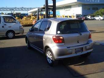 2002 Toyota Vitz Photos