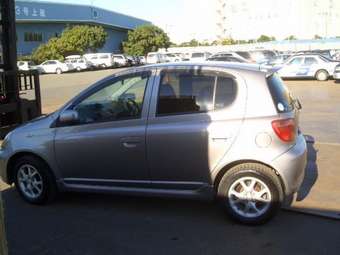 2002 Toyota Vitz Photos