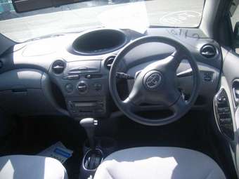2002 Toyota Vitz Pictures