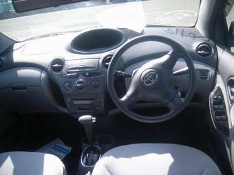 2002 Toyota Vitz Pictures