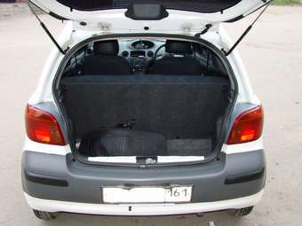 2002 Toyota Vitz Pictures
