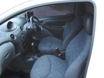 2002 Toyota Vitz Pictures