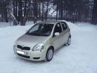 2002 Toyota Vitz Photos