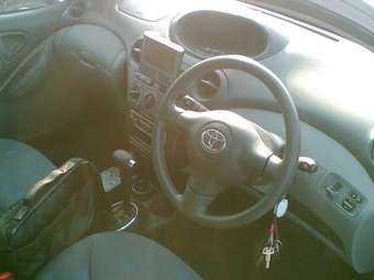 2002 Toyota Vitz Pictures