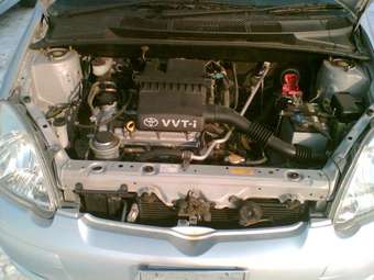 2002 Toyota Vitz Photos