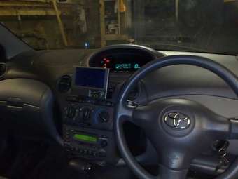 2002 Toyota Vitz Pictures