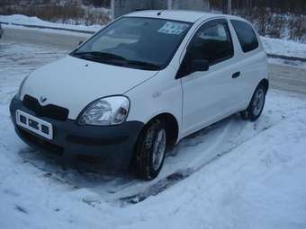 2002 Toyota Vitz Photos