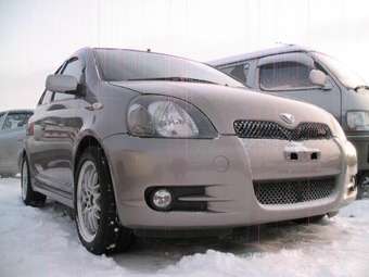 2002 Toyota Vitz Photos