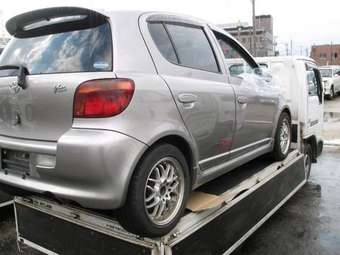 2002 Toyota Vitz Pics