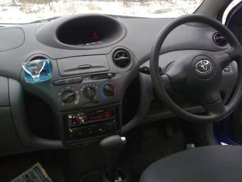 2002 Toyota Vitz Images