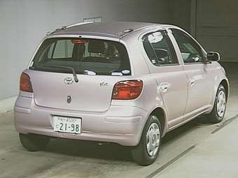 2002 Toyota Vitz Photos