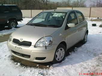 2002 Toyota Vitz Photos