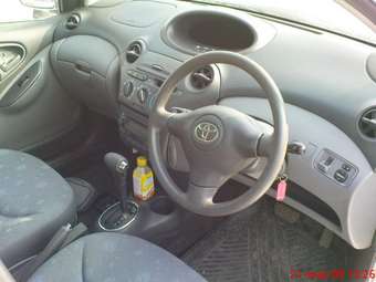 2002 Toyota Vitz Images