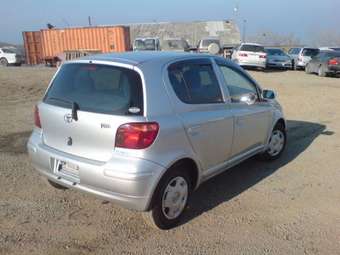 2002 Toyota Vitz Photos