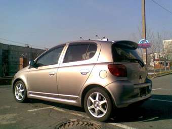 2002 Toyota Vitz Pictures