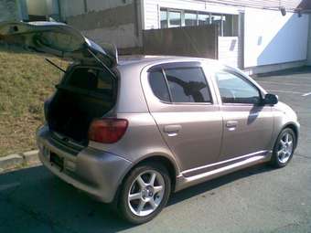 2002 Toyota Vitz Pictures