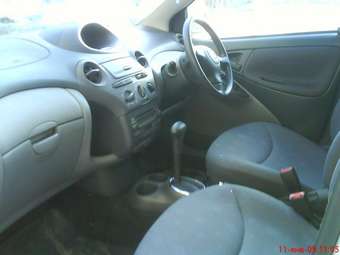 2002 Toyota Vitz Images