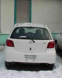 2002 Toyota Vitz Photos