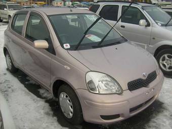 2002 Toyota Vitz Photos