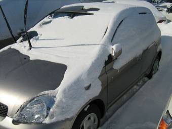 2002 Toyota Vitz Photos