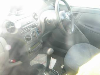 2002 Toyota Vitz Pictures