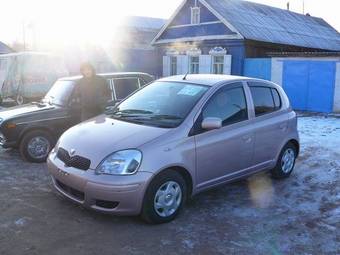 2002 Toyota Vitz Photos