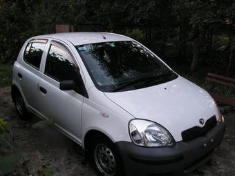 2002 Toyota Vitz Images