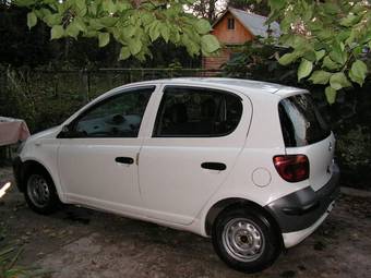 2002 Toyota Vitz Pictures