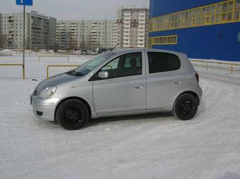 2002 Toyota Vitz Images