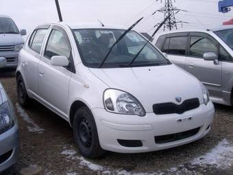 2002 Toyota Vitz Photos