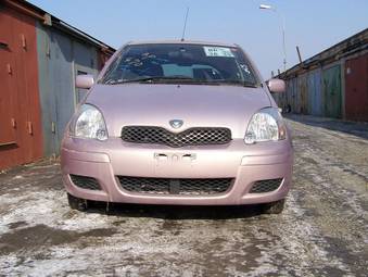 2002 Toyota Vitz Photos