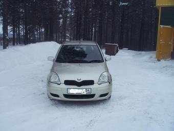 2002 Toyota Vitz Photos