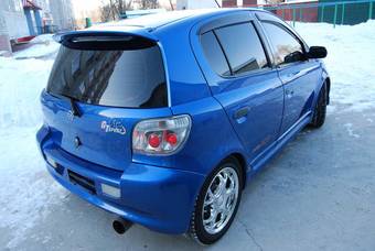 2002 Toyota Vitz Images