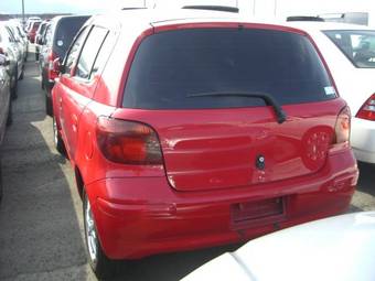 2002 Toyota Vitz Photos