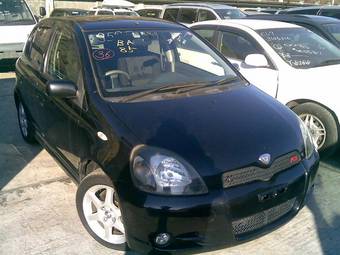 2002 Toyota Vitz Photos